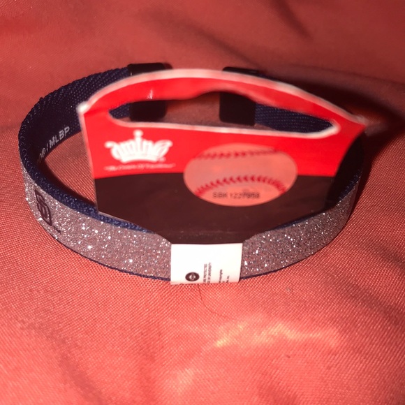 official MLB San Diego Padre’s snap bracelet💙 - Picture 4 of 8